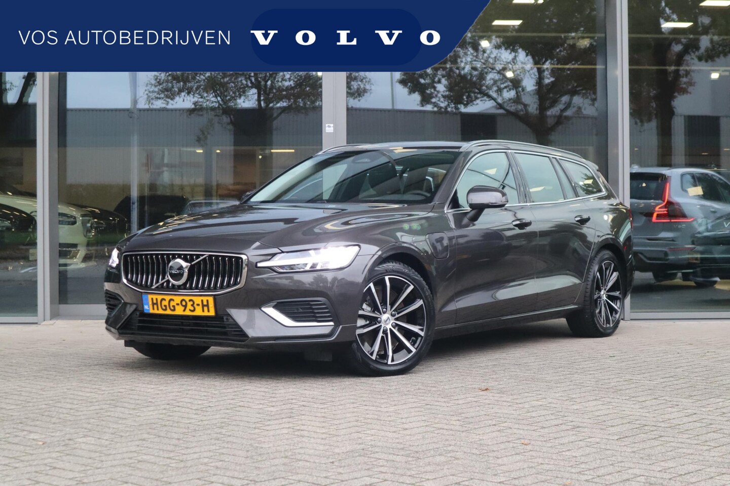 Volvo V60 - 2.0 T6 Plug-in hybrid AWD Essential Bright - AutoWereld.nl