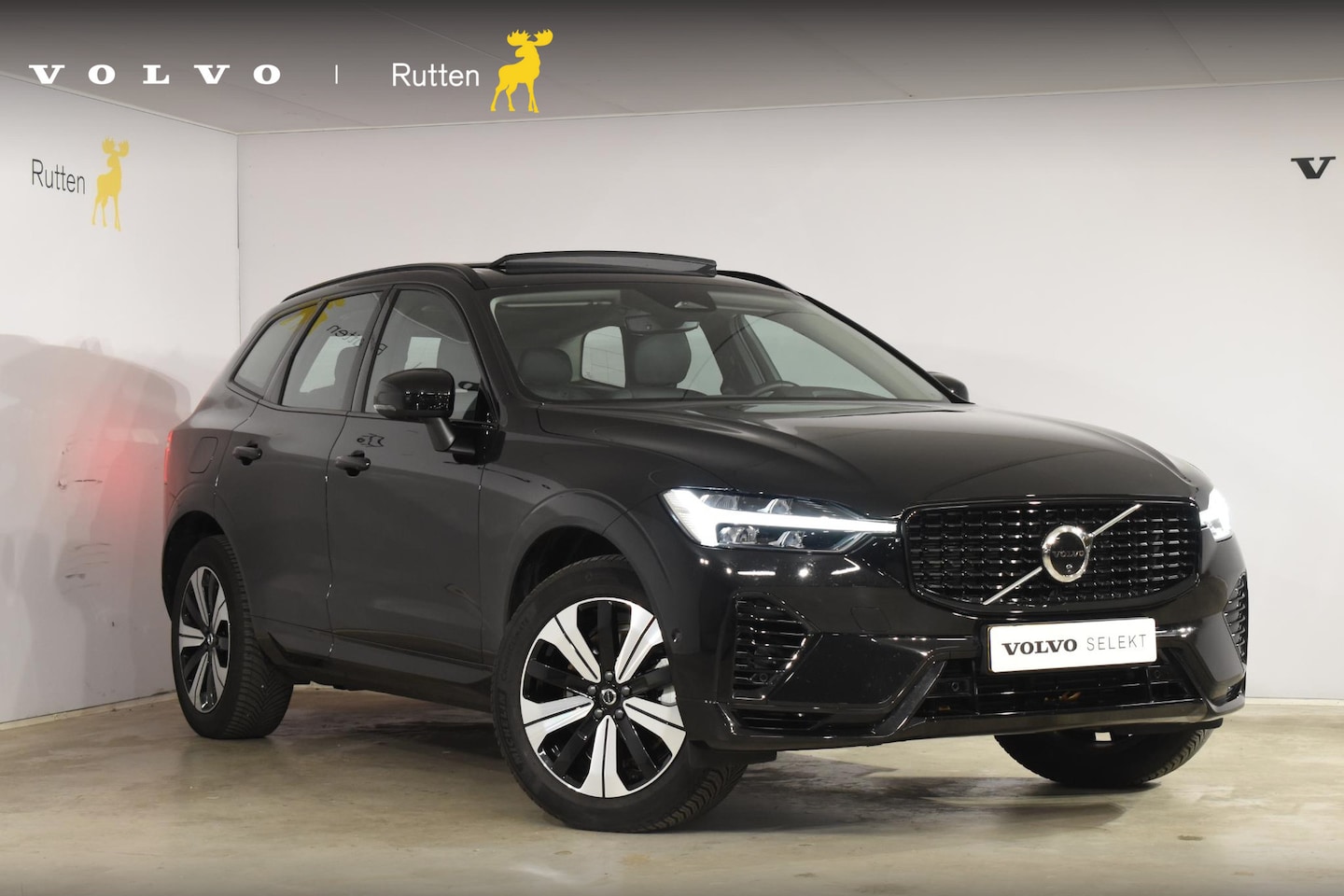Volvo XC60 - T6 350PK Automaat Plug-in Hybrid AWD Plus Dark / Navigatie / 360 Camera / Adaptieve Cruise - AutoWereld.nl