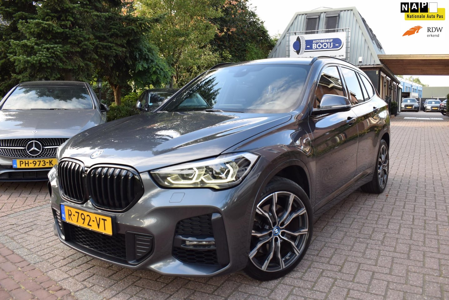 BMW X1 - XDrive25e M-SPORT HYBRID CRUISE/NAVI/AIRCO-ECC/TREKH/CAMERA/LEDER/XENON/HEAD-UP/BLUETOOTH/ - AutoWereld.nl