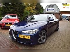 Alfa Romeo Giulia - 2.0T Super AUTOM /AIRCO-ECC/CARPLAY/ADAP CRUISE/NAVI/CAMERA/LEDER/NL-AUTO/PDC V+A/XENON/LM