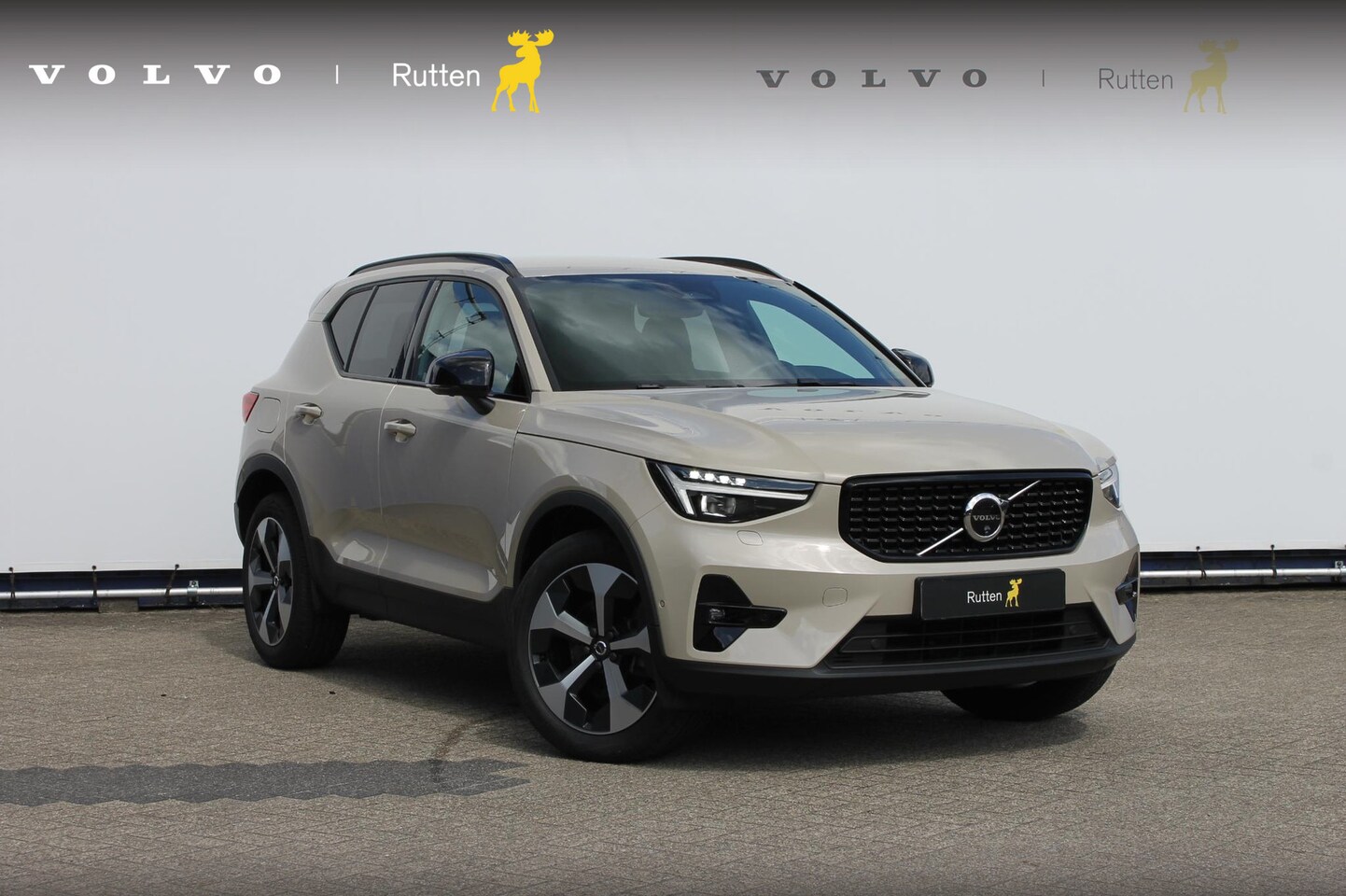 Volvo XC40 - B3 177PK Automaat Plus Dark Google infotainment / Draadloos telefoon opladen / Elektrisch - AutoWereld.nl