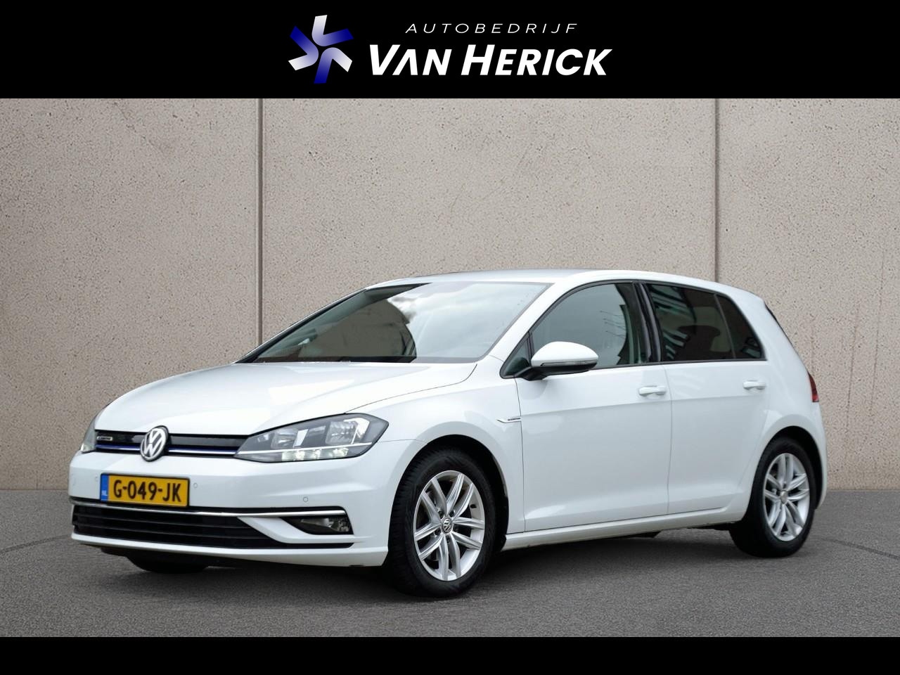 Volkswagen Golf - 1.5 TSI Comfortline Business 131PK | Trekhaak | App Connect | ACC - AutoWereld.nl