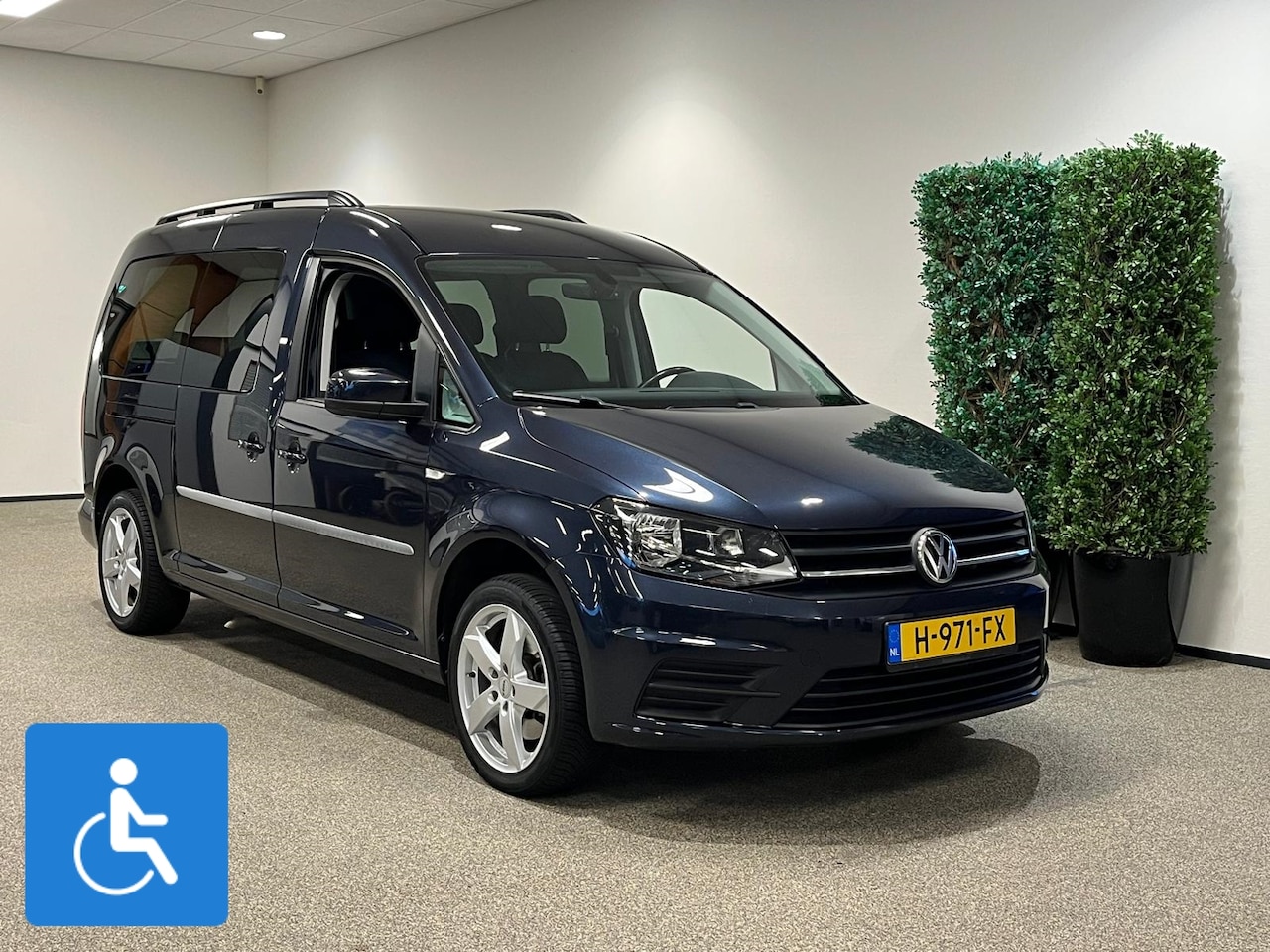 Volkswagen Caddy Maxi - Rolstoelauto 5+1 - AutoWereld.nl