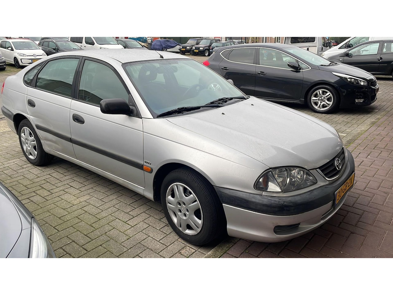 Toyota Avensis - 1.6-16V Linea Terra airco - AutoWereld.nl