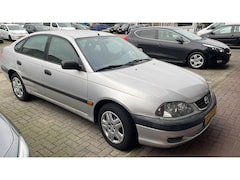 Toyota Avensis - 1.6-16V Linea Terra airco