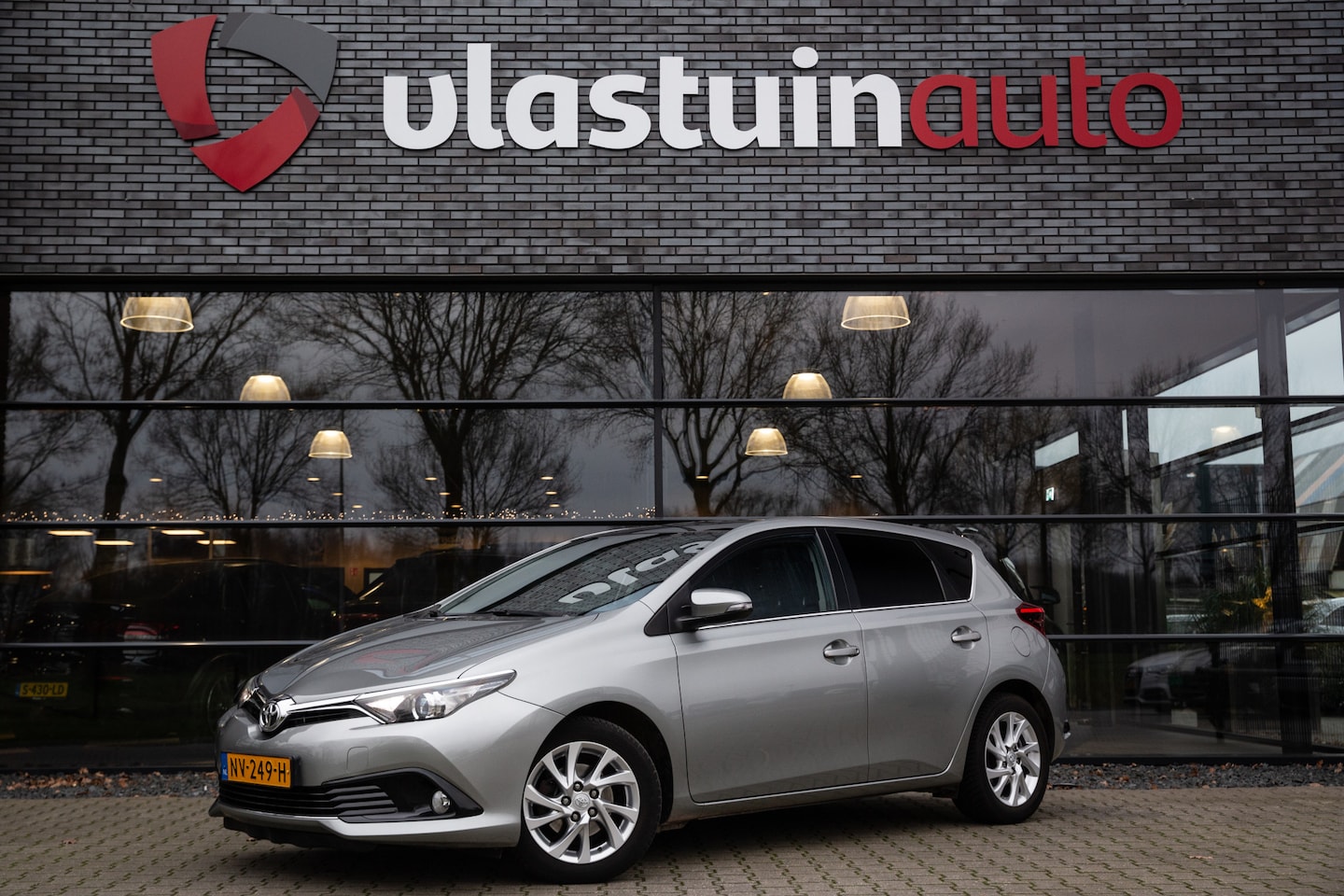 Toyota Auris - 1.2T Trend , Achteruitrijcamera, Panoramadak, Navigatie, - AutoWereld.nl