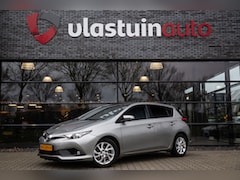 Toyota Auris - 1.2T Trend , Achteruitrijcamera, Panoramadak, Navigatie,