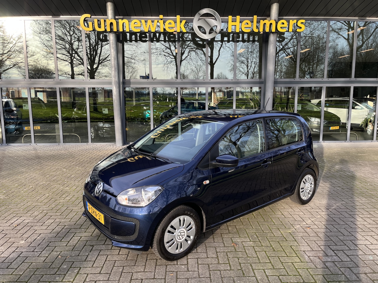 Volkswagen Up! - 1.0 move up! BlueMotion | AIRCO | LAGE KM STAND | NL AUTO - AutoWereld.nl