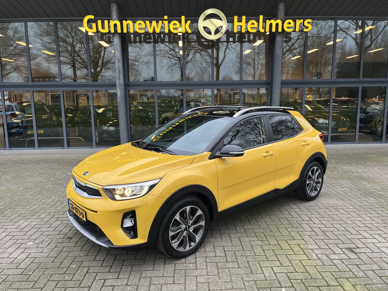 Kia Stonic - 1.0 T-GDi DynamicLine | CAM | CARPLAY | CLIMA | CRUISE | NAVI | PDC | TREKHAAK - AutoWereld.nl