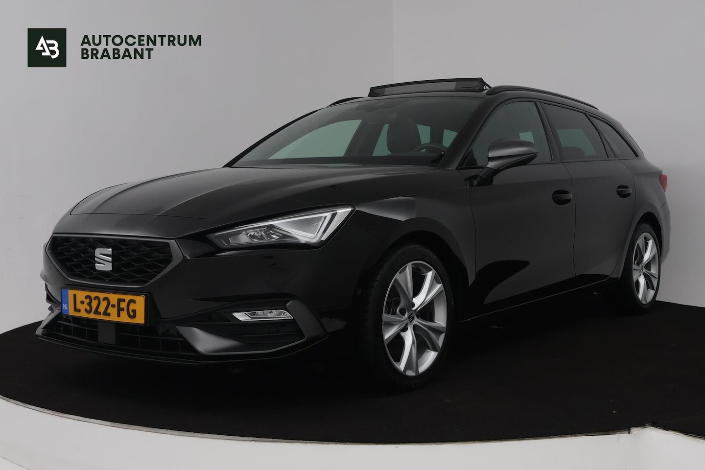 SEAT Leon Sportstourer - 1.5 eTSI FR Launch Edition (PANORAMADAK, STUUR/STOELVERWARMING, CAMERA, DIGITALE COCKPIT, - AutoWereld.nl