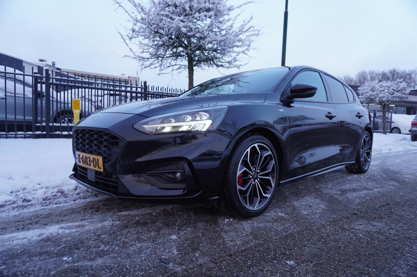 Ford Focus - 1.0 EcoBoost Hybrid 125pk ST Line X Business Trekhaak - AutoWereld.nl