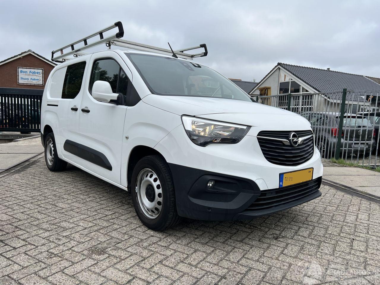 Opel Combo - 1.2 Turbo L2H1 Edition 109.295 BENZINE!! - AutoWereld.nl