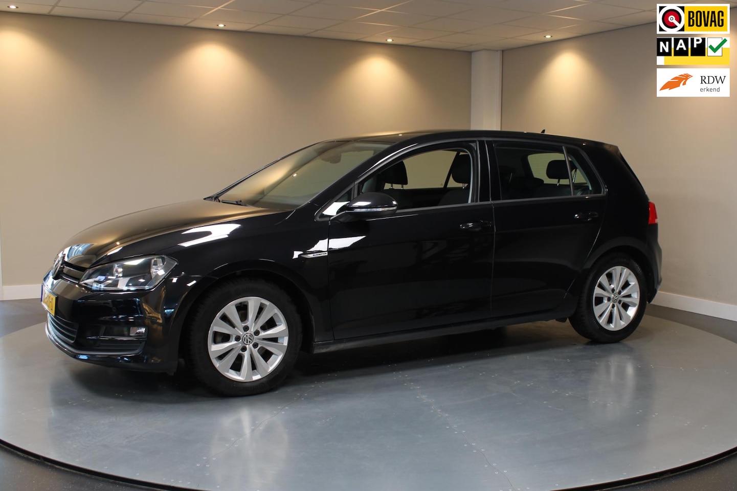 Volkswagen Golf - 1.0 TSI Comfortline *DSG Automaat* All-seasons|Cruise|Navi|PDC - AutoWereld.nl