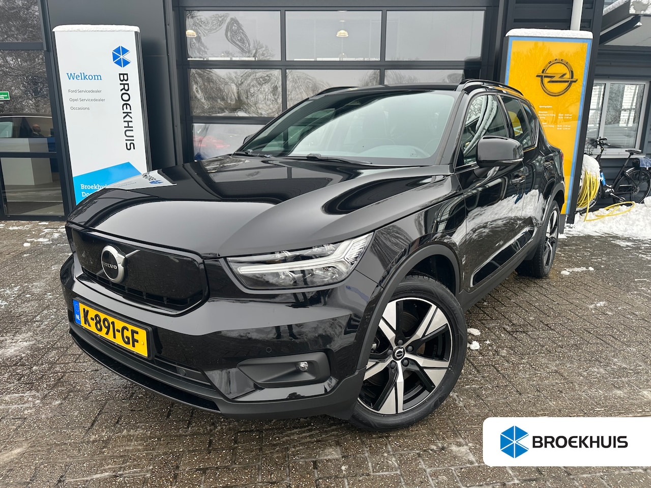 Volvo XC40 - Recharge P8 AWD R-Design | TREKHAAK ELEKTRISCH| STOEL-  EN STUURVERWARMING| CAMERA| PARKEE - AutoWereld.nl