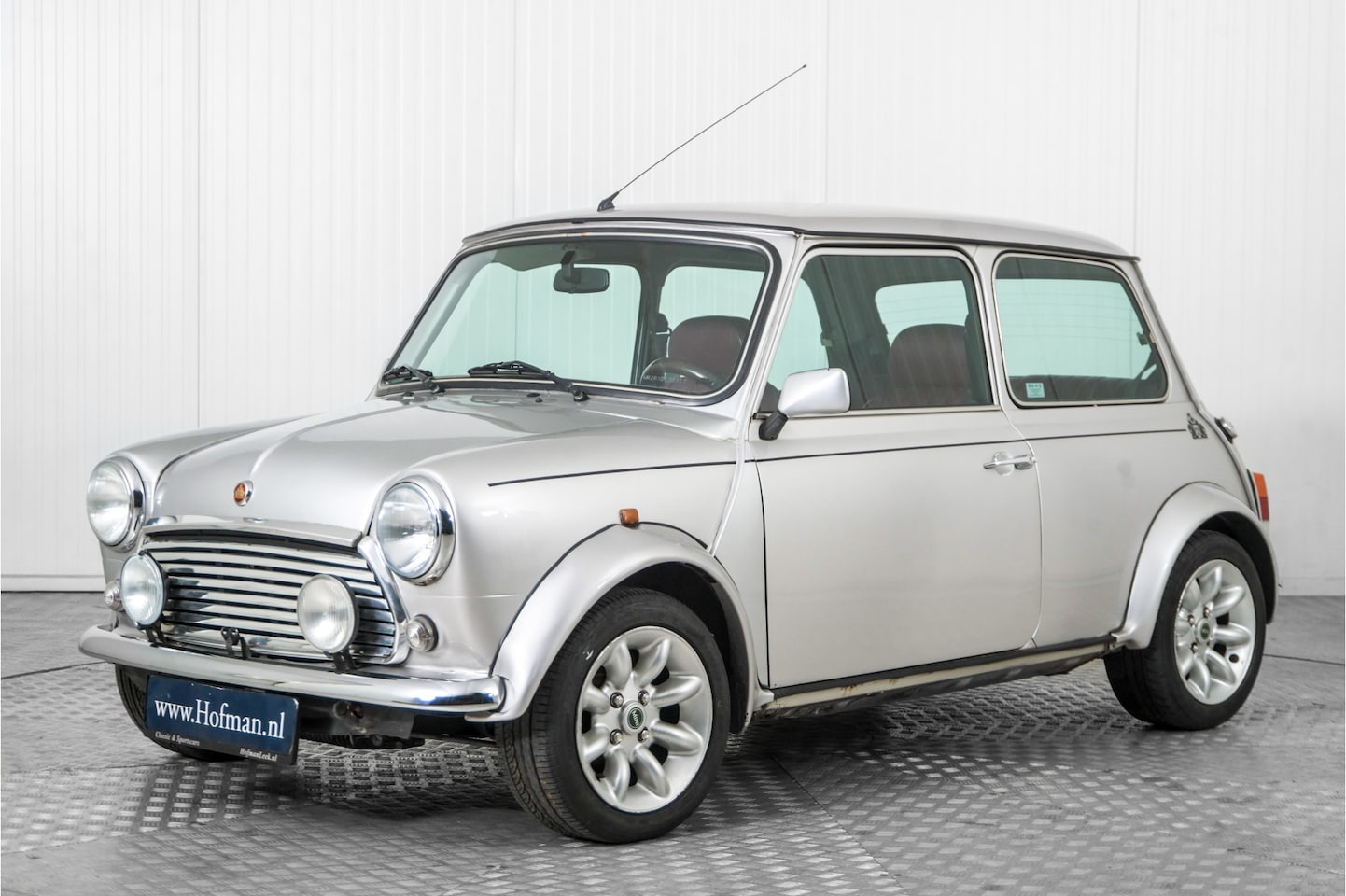MINI Cooper - 1.3 MPI 40th Anniversary - AutoWereld.nl