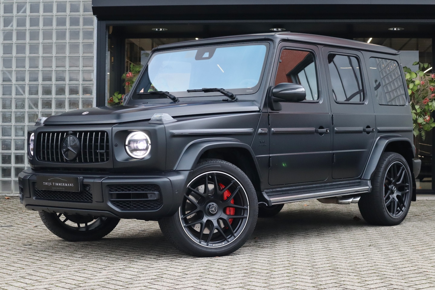 Mercedes-Benz G-klasse - 63 AMG | Carbon int., Massage, Pano, Rij-ass. Pakket, Burmester, Trekhaak, Zitklima, Magno - AutoWereld.nl
