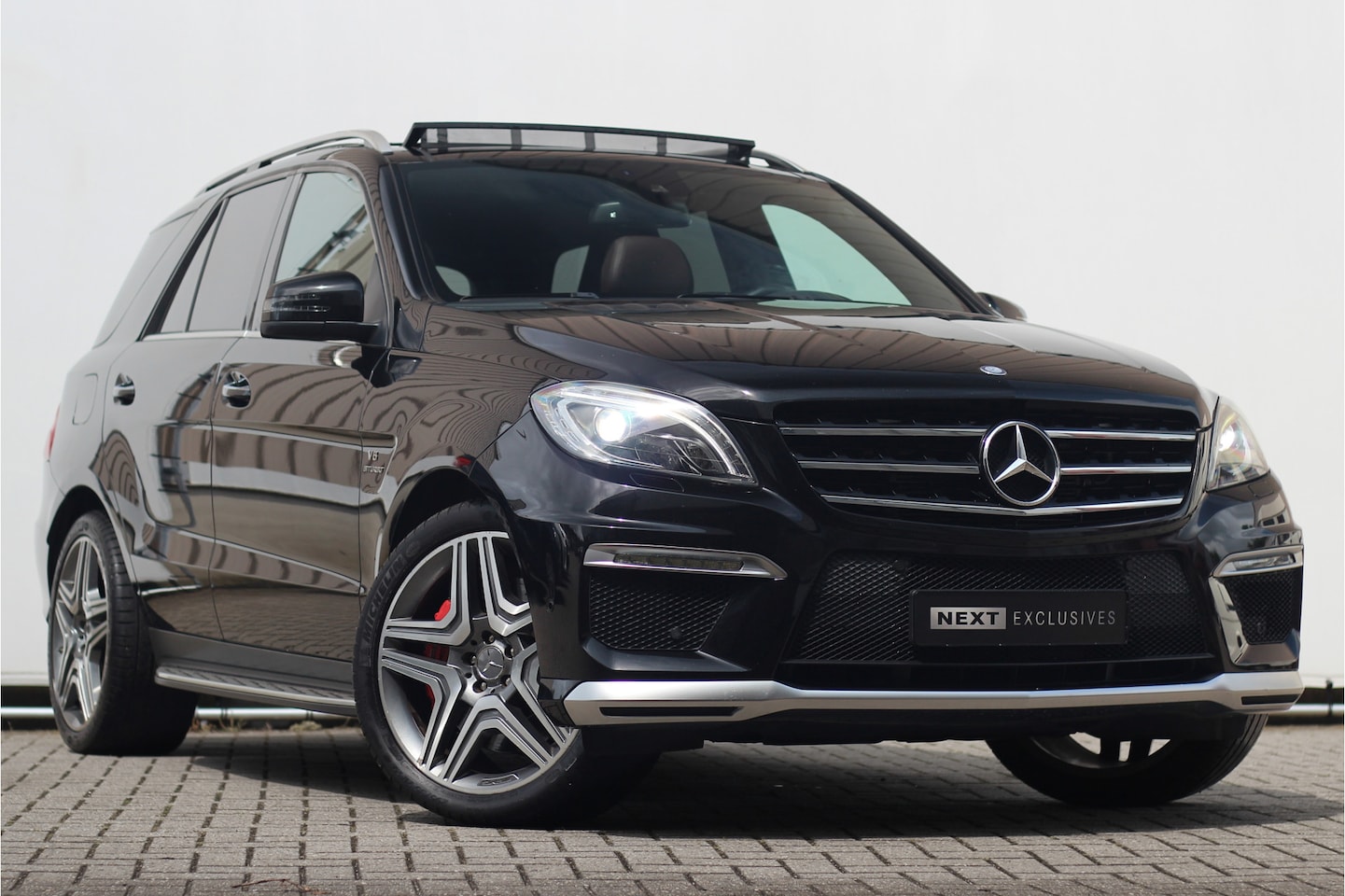 Mercedes-Benz M-klasse - AMG 63 Performance Pack | Pano | Driver | B&O | Ventilatie - AutoWereld.nl