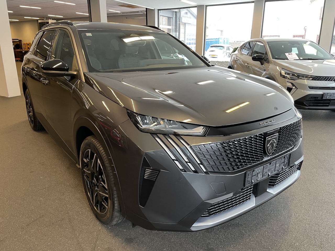 Peugeot 5008 - 1.2 Hybrid 136 Allure 1.2 Hybrid 136 Allure - AutoWereld.nl