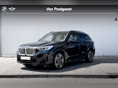 BMW iX1 - xDrive30 M-Sport Glazen Schuifdak / Harman Kardon / 19 Inch / Stoelverwarming