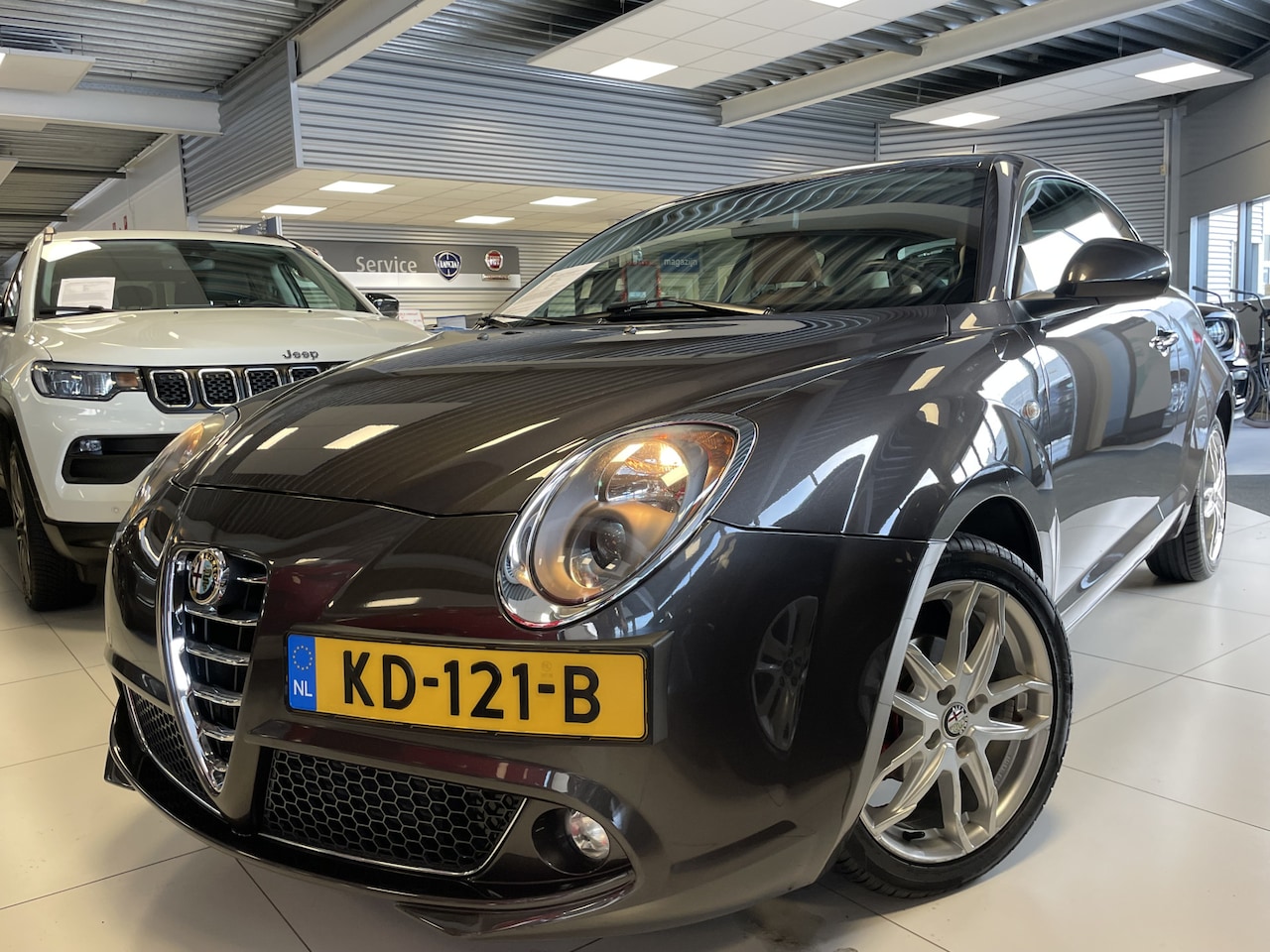 Alfa Romeo MiTo - TwinAir Exclusive | Leren bekleding | Navigatie Meer foto's volgen! - AutoWereld.nl
