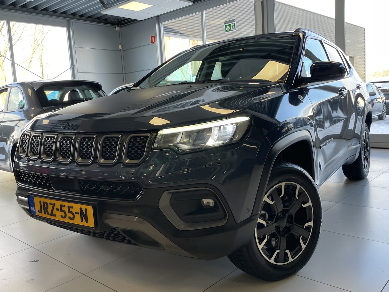 Jeep Compass - 4xe 240 Plug-in Hybrid Electric Trailhawk | Camera | Parkeersensoren voor en achter Meer f - AutoWereld.nl