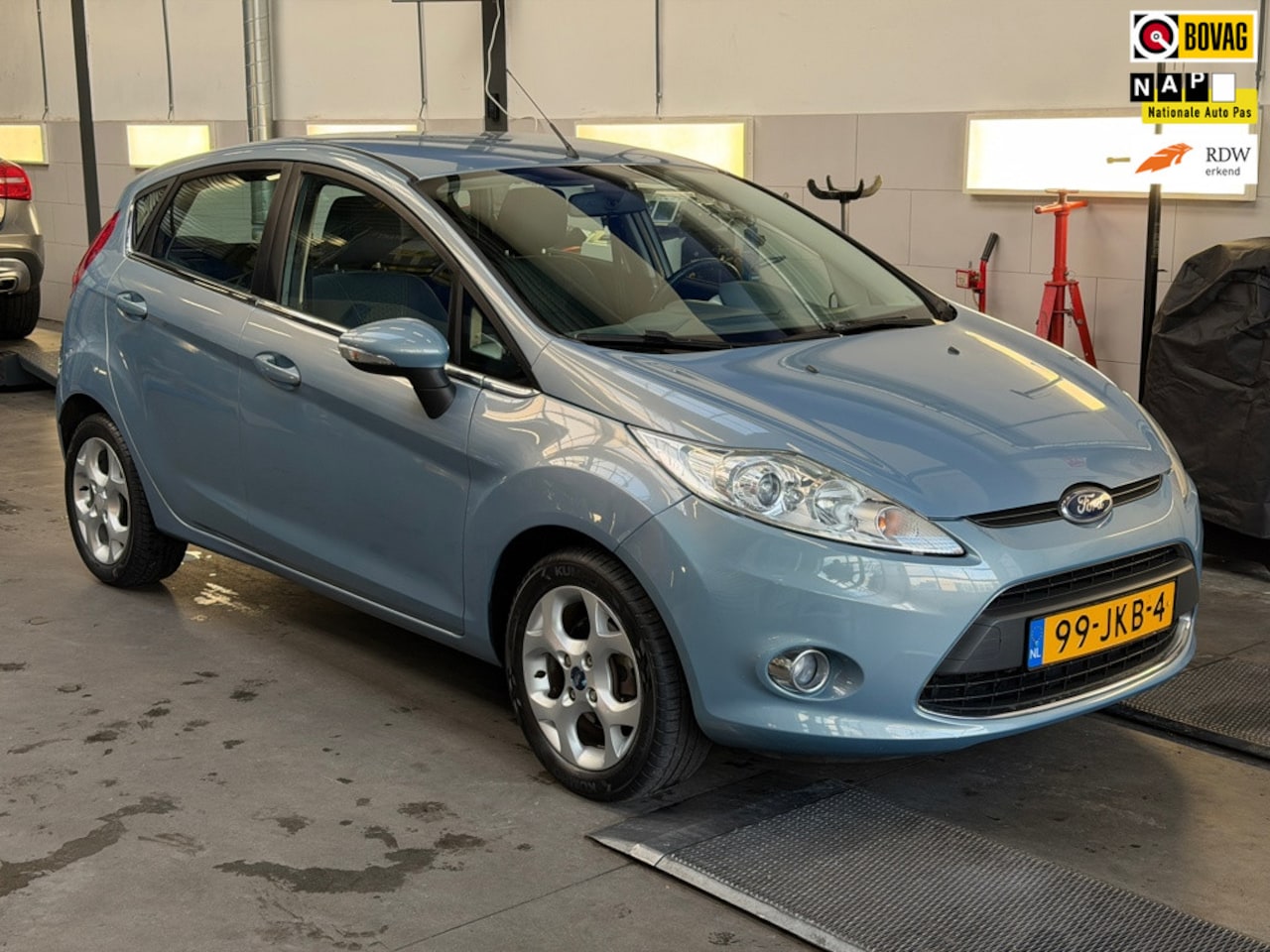 Ford Fiesta - 1.25 Titanium - NW DISTRIBUTIE - AIRCO - BLUETOOTH - AutoWereld.nl