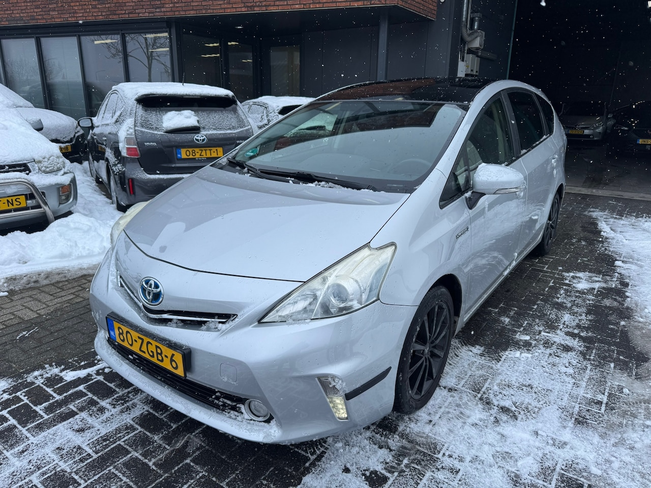 Toyota Prius Wagon - 1.8 Aspiration 7PERS PANO CAMERA LEDER HEAD TREKHAAK ORIG NL NAP - AutoWereld.nl