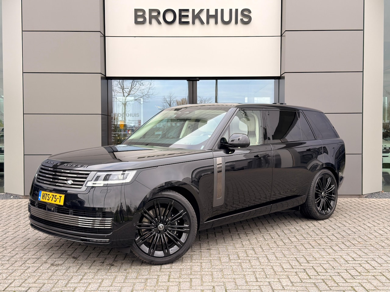 Land Rover Range Rover - 4.4 P615 LWB SV | 4-wiel besturing | Draadloze telefoonlader | Entertainment system achter - AutoWereld.nl