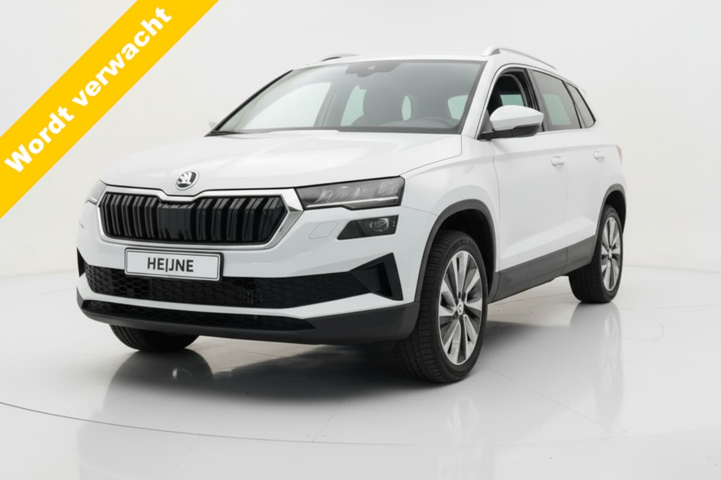 Skoda Karoq - TSI 116PK SELECTION CARPLAY/LED/ECC auto komt binnen! - AutoWereld.nl