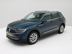 Volkswagen Tiguan - 1.5 TSI Life / Pano / Ergo Stoelen / Origineel NL