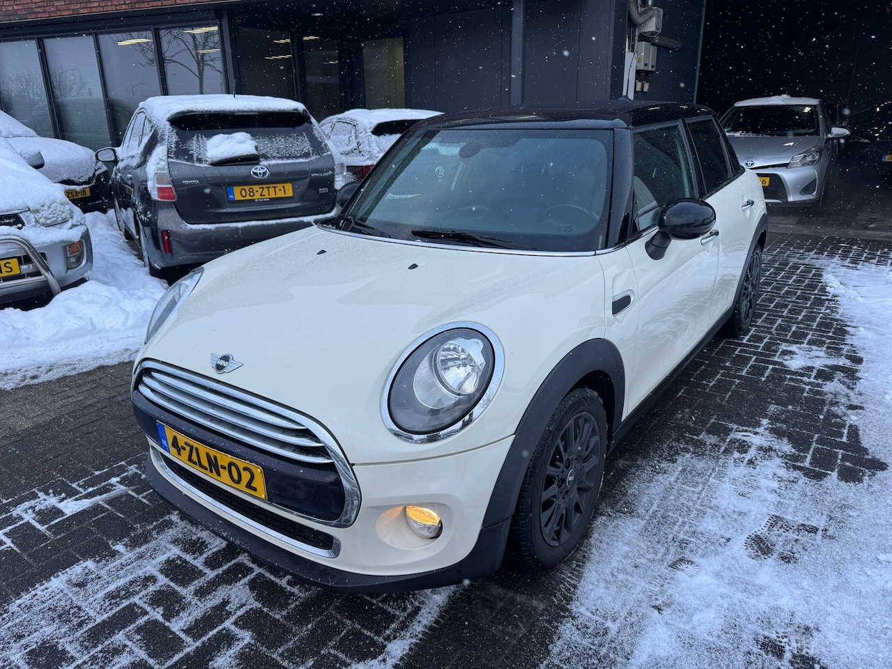 MINI Cooper - Mini 1.5 5DRS AUTOMAAT PANO CRUISE STOELVERW ORIG NL NAP - AutoWereld.nl