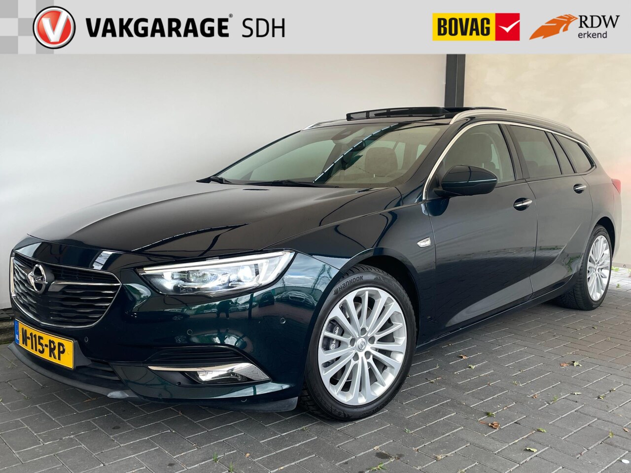 Opel Insignia Sports Tourer - 2.0 Turbo 4x4 Business Executive|Full options|Panoramadak|Trekhaak|Stoelverwarming Stuurve - AutoWereld.nl