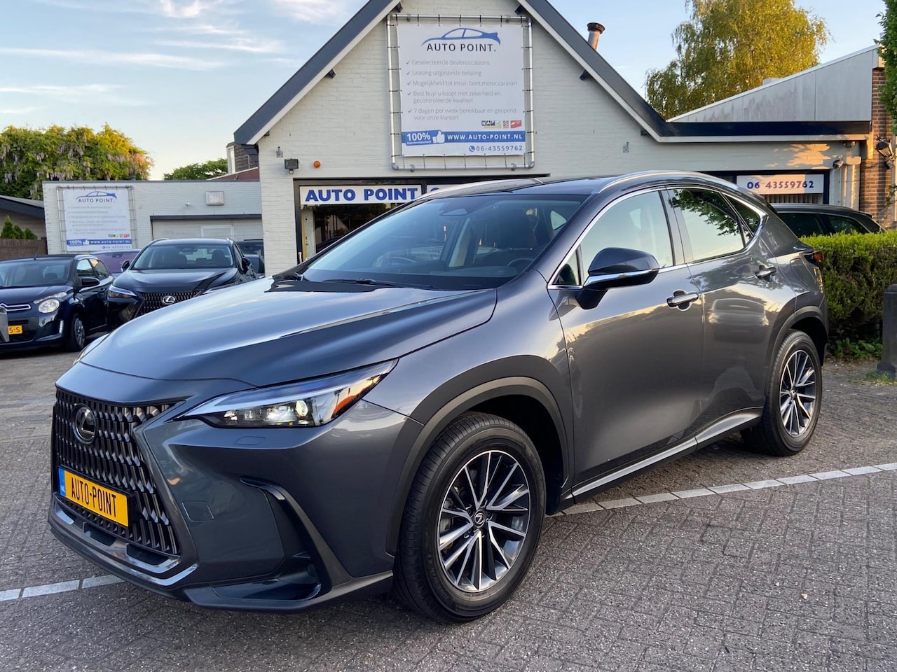 Lexus NX - 350H LUXURY LINE/FABRIEKSGARANTIE/NIEUWSTAAT - AutoWereld.nl