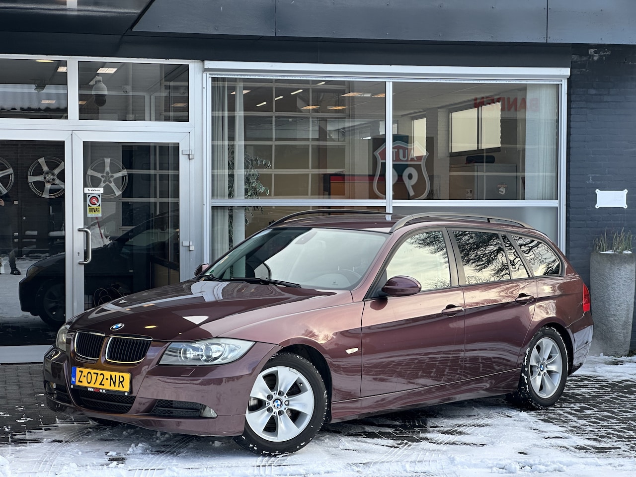 BMW 3-serie Touring - 320i CLIMA / CRUISE / STOELVERWARMING - AutoWereld.nl