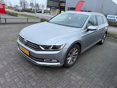 Volkswagen Passat Variant - 1.6 TDI HighL '15 Automaat/Leer/Navi/
