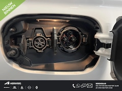 Mitsubishi Outlander - 2.0 PHEV instyle+ / cruise control adaptief / elektrisch glazen schuif-/kanteldak / LED ko