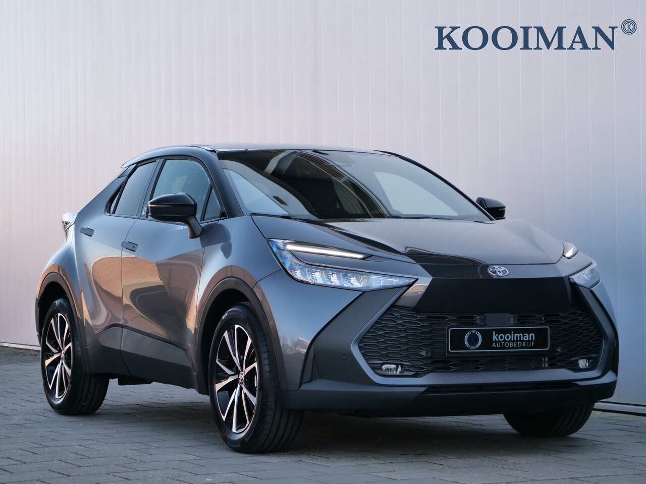 Toyota C-HR - 1.8 Hybrid 140pk Dynamic Automaat Apple Carplay / Dodehoek / Camera / Stoelverwarming - AutoWereld.nl