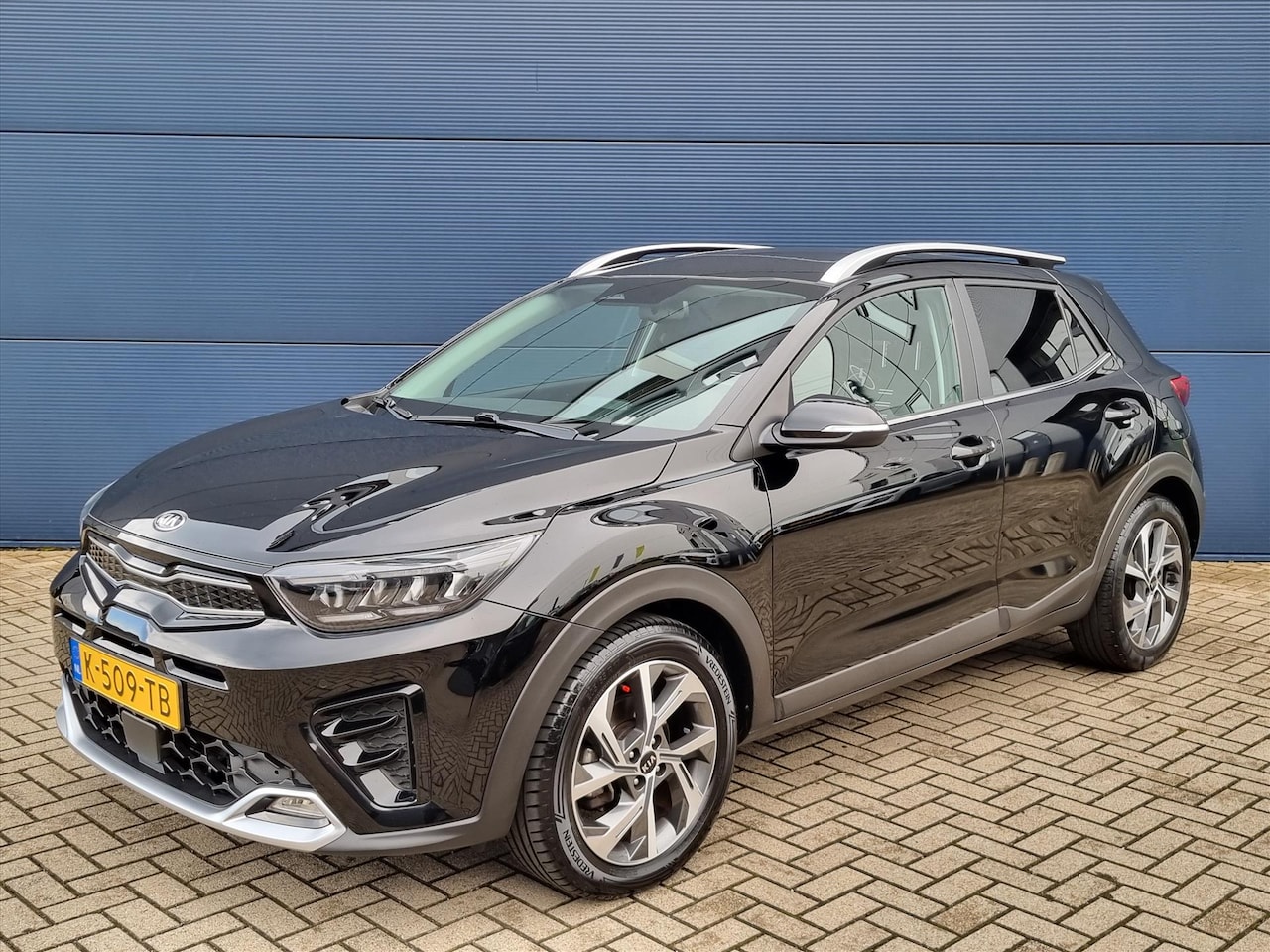 Kia Stonic - 1.0 T-GDi 100pk GT-PlusLine | Navigatie | Stoel- en stuurverwarming | Parkeercamera | Clim - AutoWereld.nl
