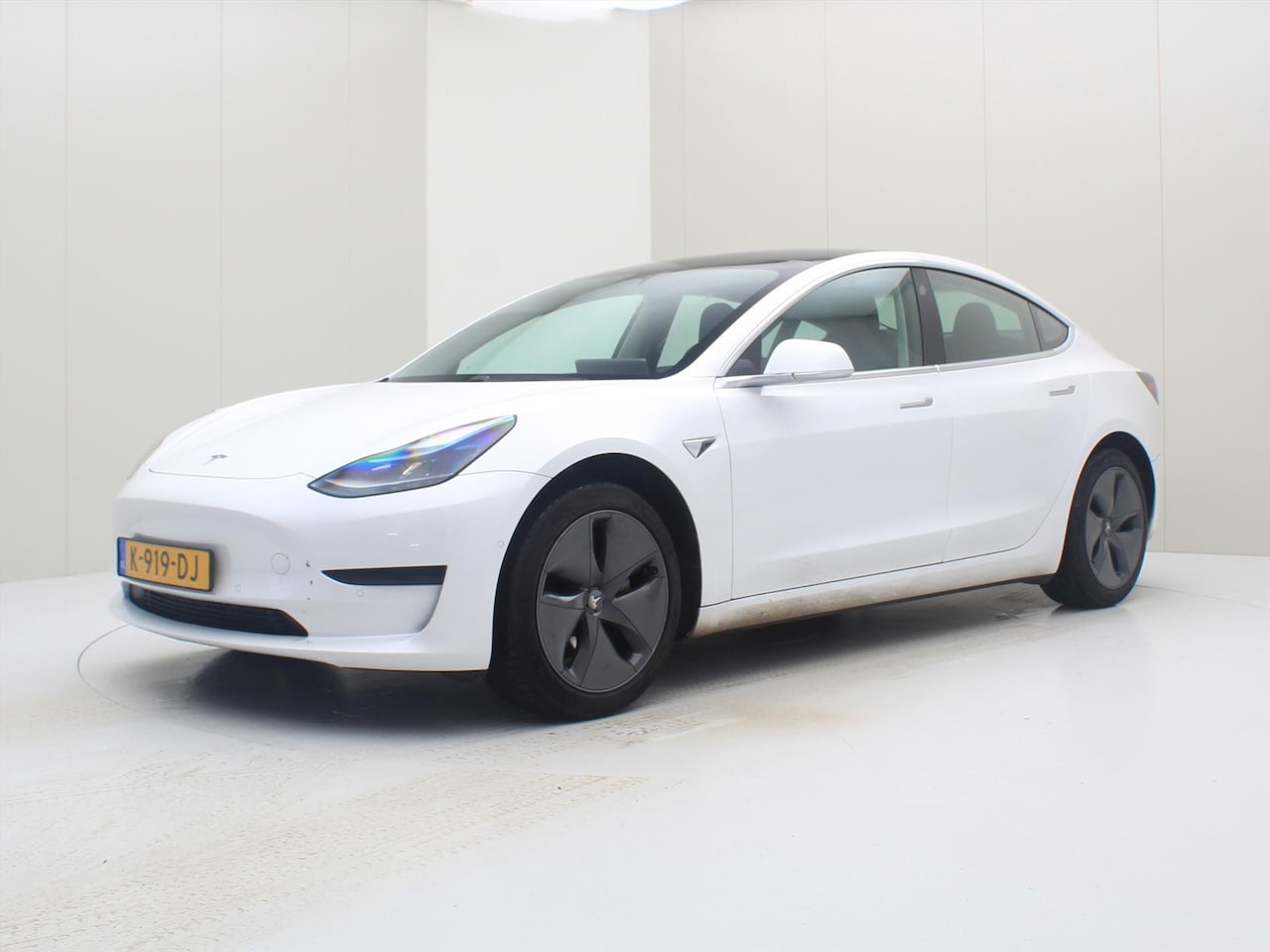 Tesla Model 3 - Standard RWD Plus [ LFP ACCU+AUTOPILOT+60 kWh+PREMIUM AUDIO ] - AutoWereld.nl