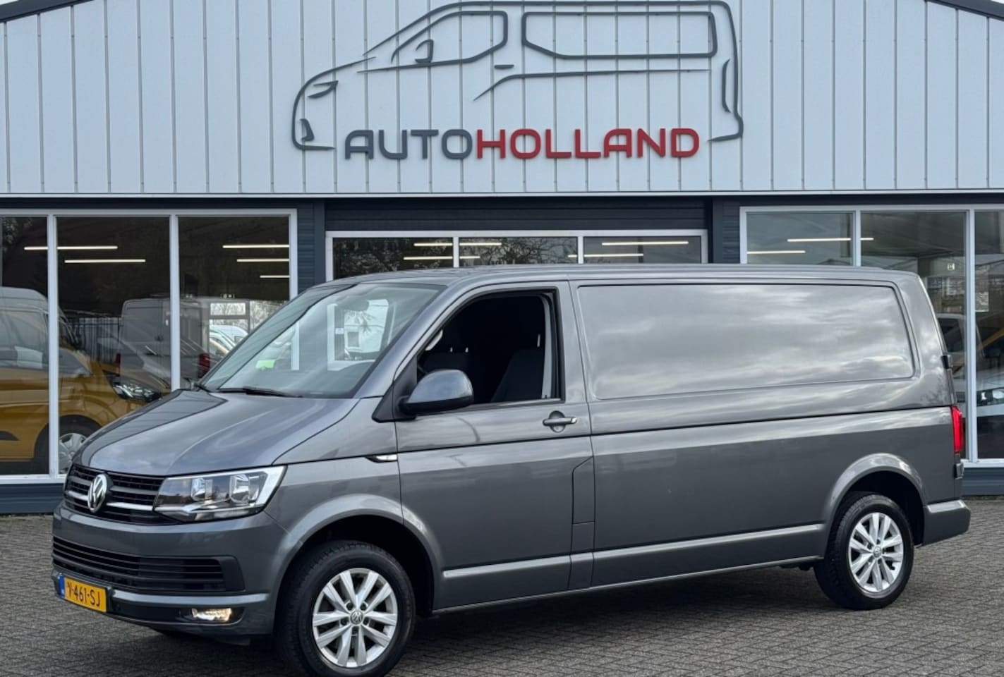 Volkswagen Transporter - 2.0 TDI 62KW 84PK L2H1 EURO 6 AIRCO/ CRUISE CONTROL/ PDC/ 100% DEALERONDERHOUDEN - AutoWereld.nl
