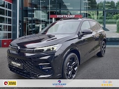Volkswagen Tiguan - 1.5 TSI E-HYBRID R-LINE PANO-DAK/TREKHAAK/CAMERA/HenK/CARPLAY/ACC