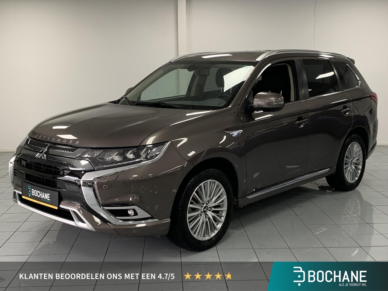 Mitsubishi Outlander - 2.4 PHEV Intense+ AFNEEMBARE TREKHAAK | CARPLAY | ELEKTRISCHE ACHTERKLEP - AutoWereld.nl