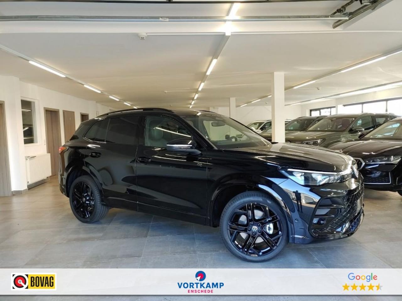 Volkswagen Tiguan - 1.5 TSI E-HYBRID R-LINE PANO-DAK/TREKHAAK/CAMERA/LEDER/MEMORY/HUD - AutoWereld.nl