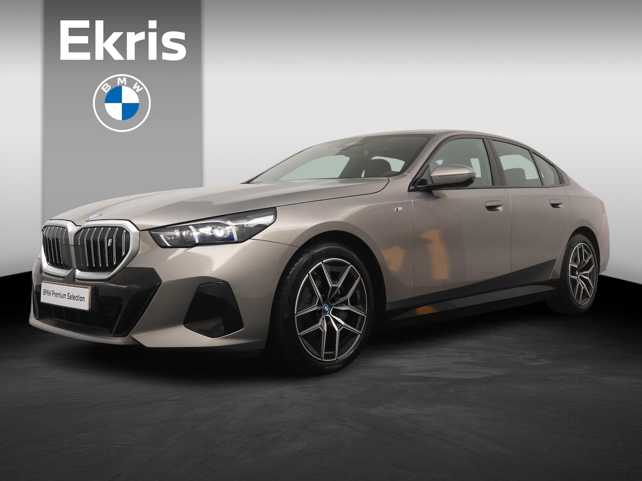 BMW i5 - eDrive40 M Sport Edition 84 kWh M Sportpakket | Trekhaak | Driving Assistant plus - AutoWereld.nl