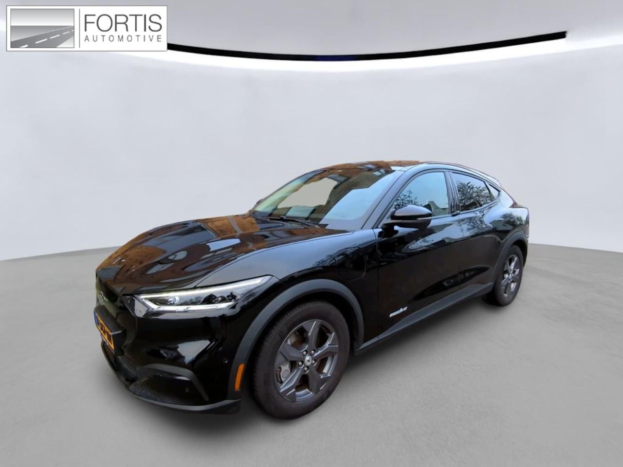 Ford Mustang Mach-E - RWD 75 kWh NL-AUTO | 75 KWH | LEDER - AutoWereld.nl