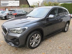 BMW X1 - sDrive18i SPORTLINE * LED, NAVI+, HALF-LEDER, TREKH, PRIVACY, ELECTR. A-KLEP * 1e EIG - UN