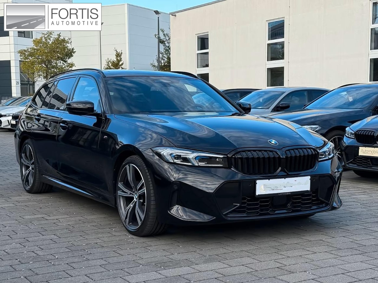 BMW 3-serie Touring - 320d xDrive M-SPORT ** LED, NAVI+, LEDER, PANORAMA, H&K, HuD, TREKH, 19-inch LMV ** 1e EIG - AutoWereld.nl