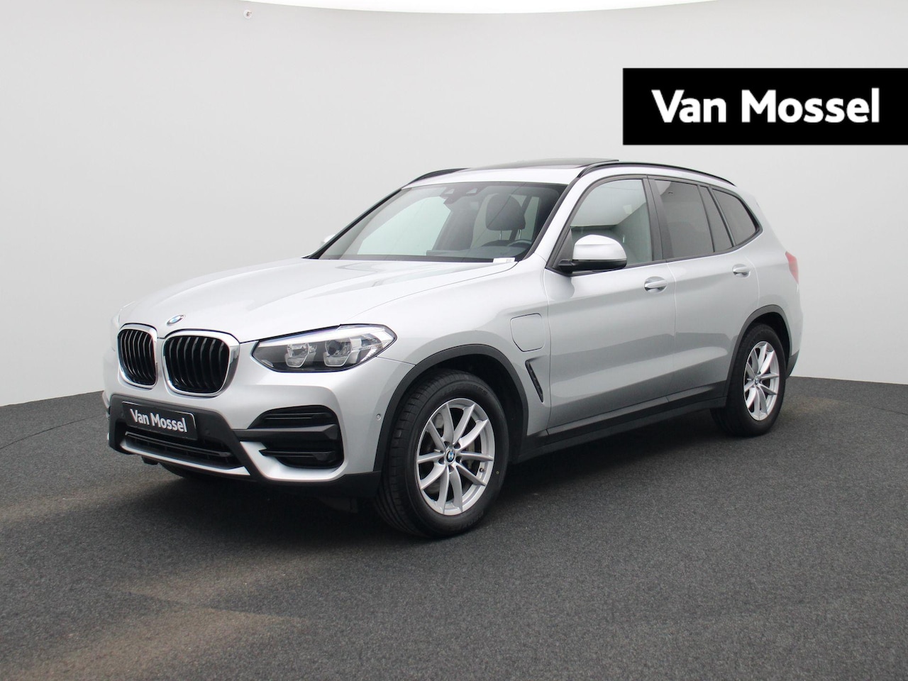 BMW X3 - xDrive30e | STOEL-STUURWIELVERWARMING | APPLE CARPLAY-ANDRIOD AUTO | PANO-SCHUIFDAK | CAME - AutoWereld.nl