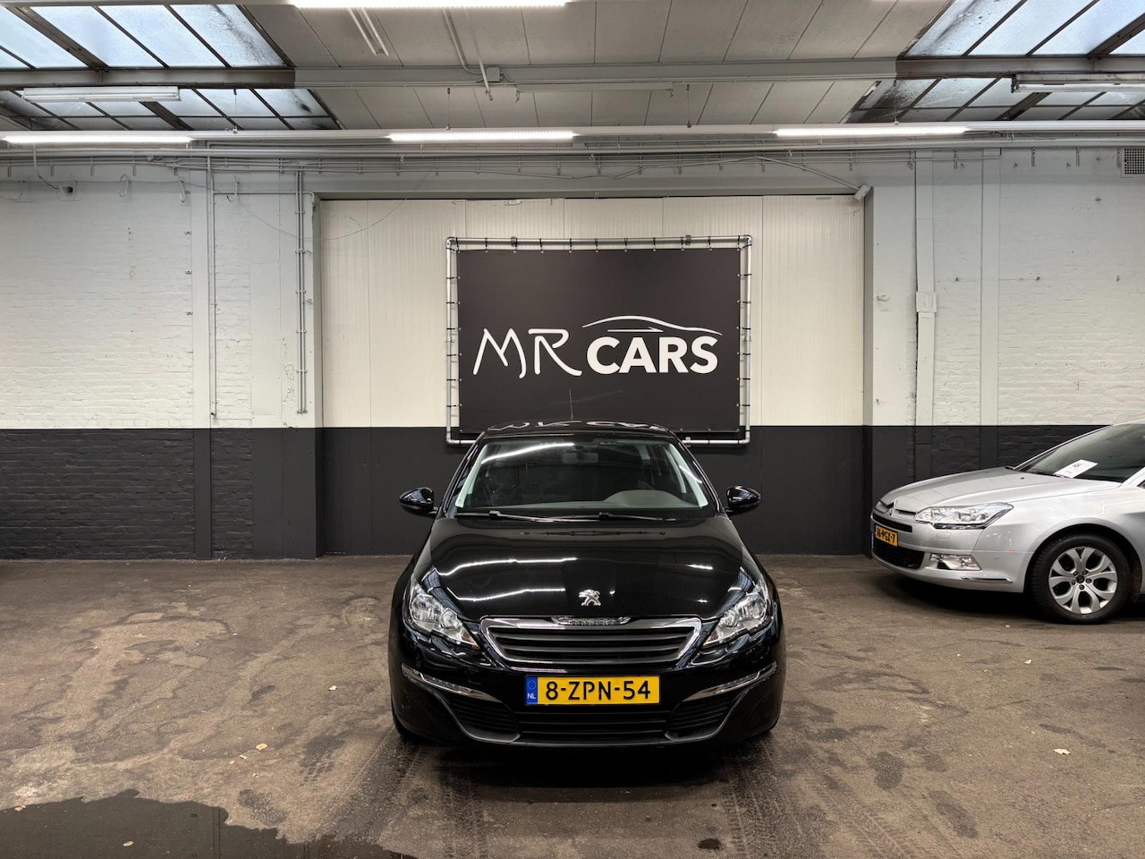 Peugeot 308 SW - 1.2 e-THP Blue Lease Airco/Navi/Cruise Control - AutoWereld.nl