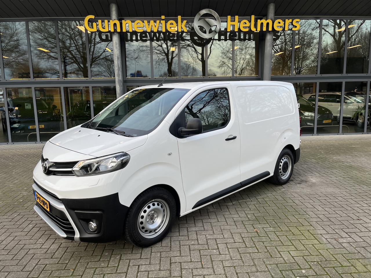 Toyota ProAce Compact - 1.6 D-4D Cool Comfort | 3 PERS. | AIRCO | CAMERA | CRUISE | NAVI | PDC V&A - AutoWereld.nl